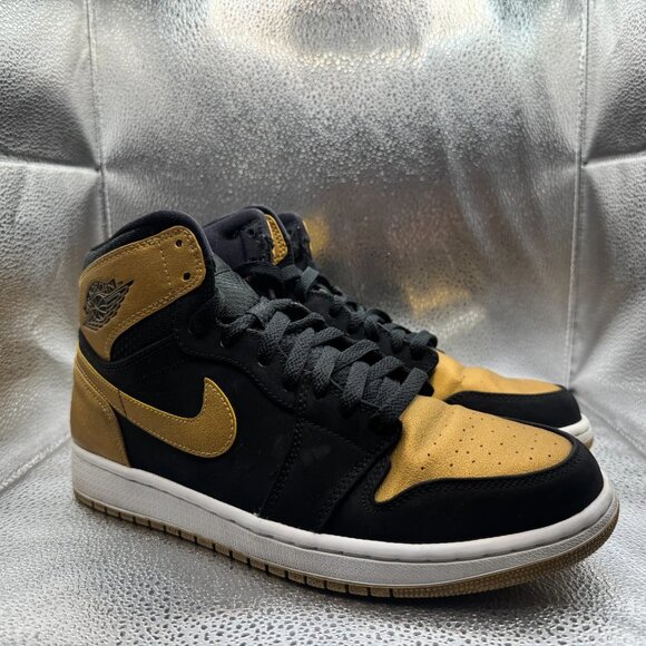Size 9.5 Nike Air Jordan 1 Retro High Black Gold White Sneaker Shoes 332550-026 - Picture 1 of 13